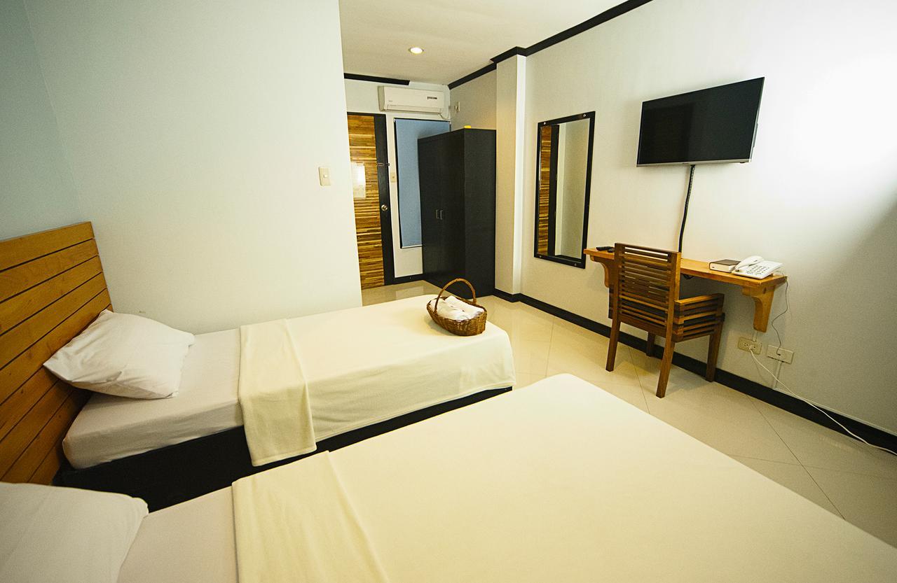 Mahogany Tourist Inn Bacolod Exterior photo