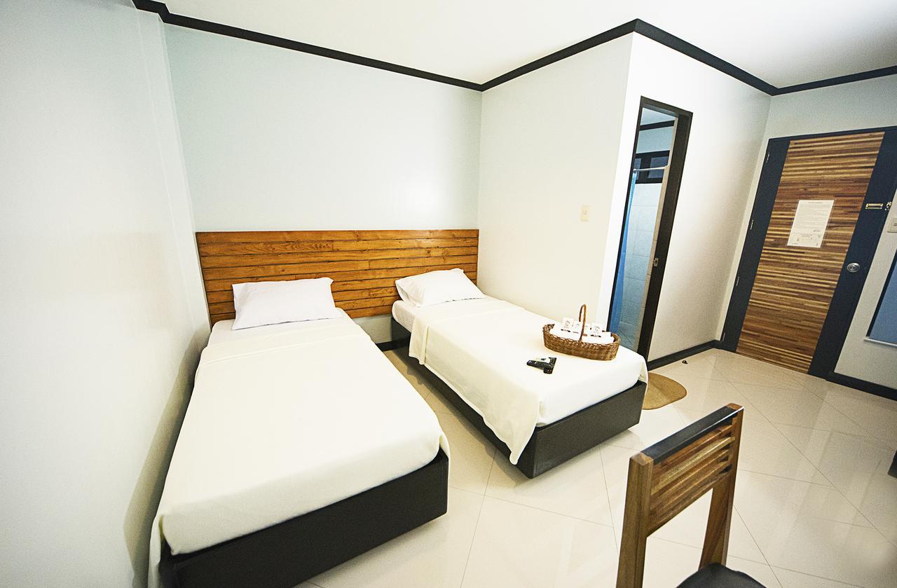 Mahogany Tourist Inn Bacolod Exterior photo